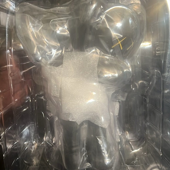 Kaws together 18 collectors item - Picture 5 of 5